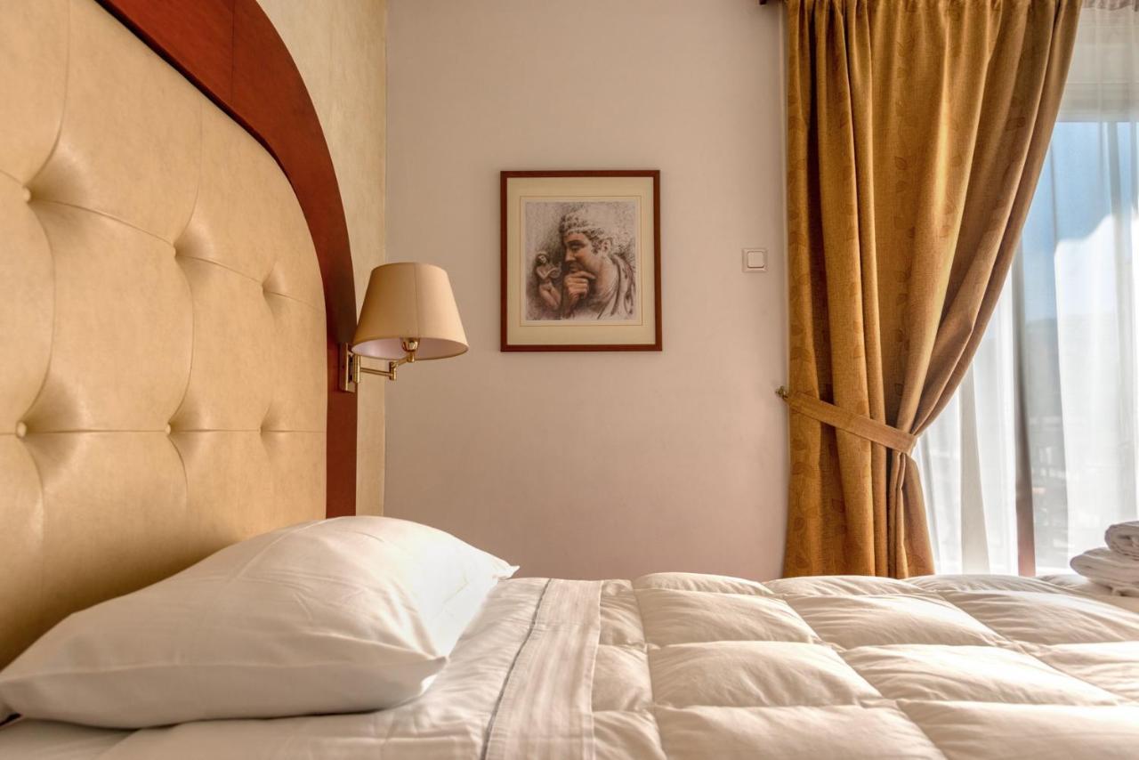 Alexios Hotel อิโออันนินา ภายนอก รูปภาพ